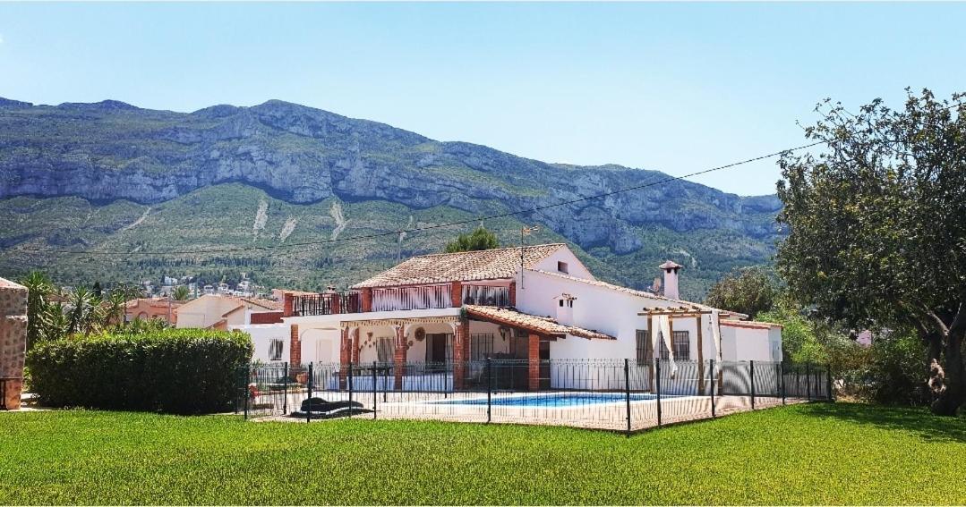 Chalet Cami De Merle Denia Bagian luar foto
