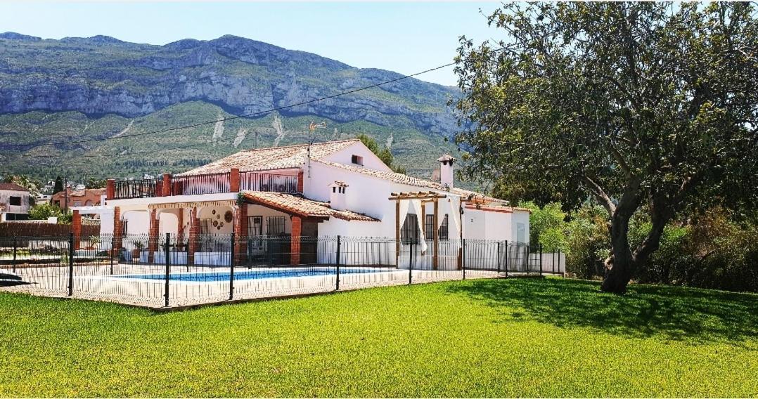 Chalet Cami De Merle Denia Bagian luar foto